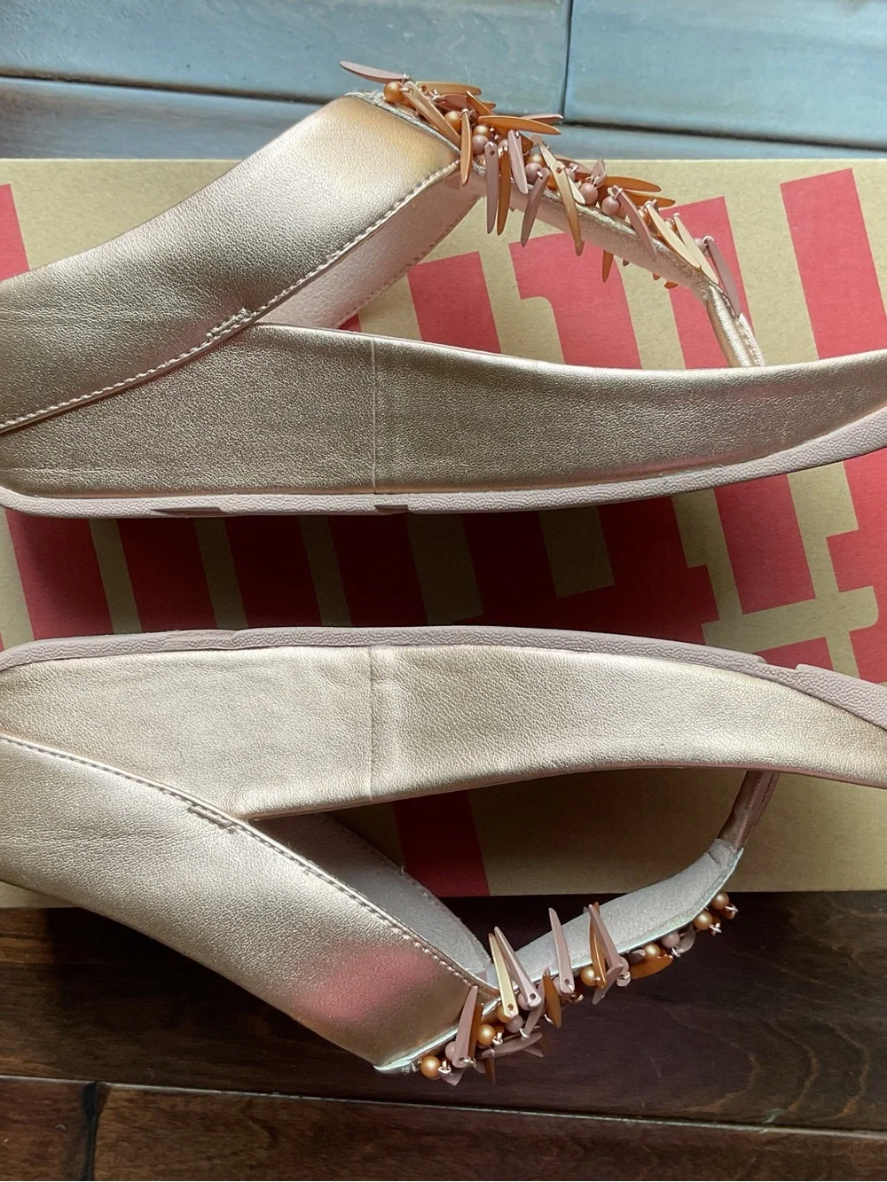 Fitflop Rhumba Beaded Metallic Rose Toe-Post Sandals Rose Gold 7 US/38 EU